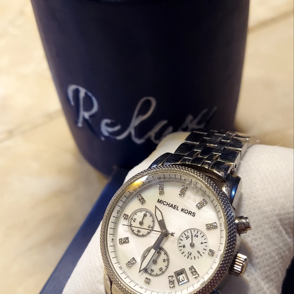 Reloj plateado de MICHAEL KORS - Picture 2 of 2